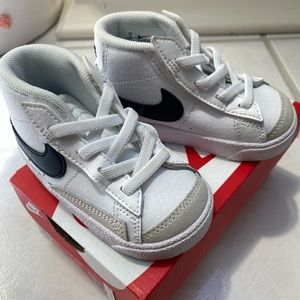 Nike Trail Blazer 77